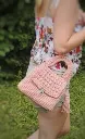 Sac Flora vieux Rose porté sangle.webp