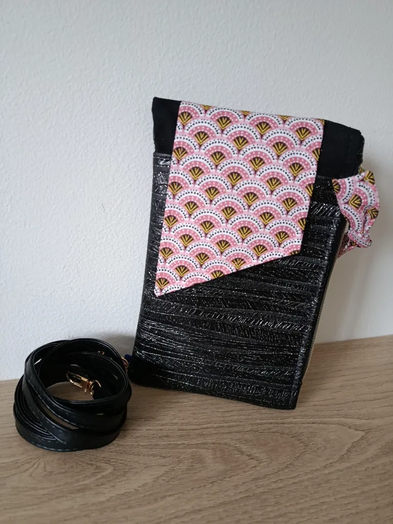 Pochette complice téléphone - Noir P rosie.webp