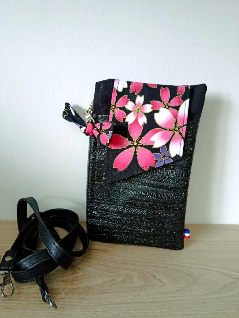 Pochette complice téléphone - Noir P Flora.webp