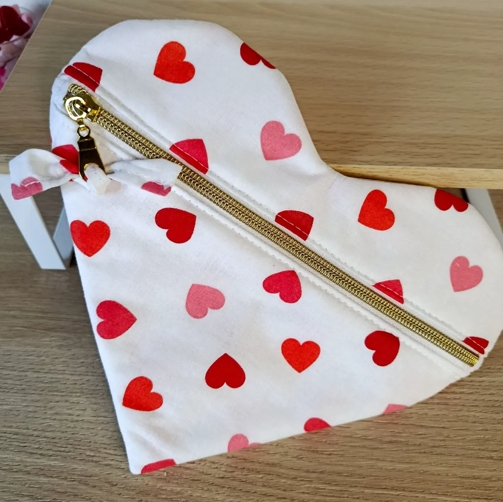 Trousse Valentine - Coeur rouge.webp
