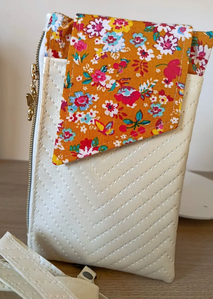 Pochette complice téléphone - Capucine - Pochette complice  téléphone.webp