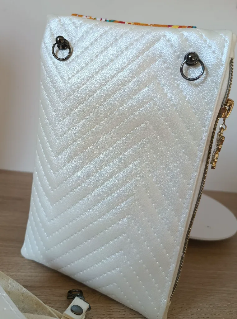 Pochette complice téléphone - Capucine - Pochette bandoulière.webp