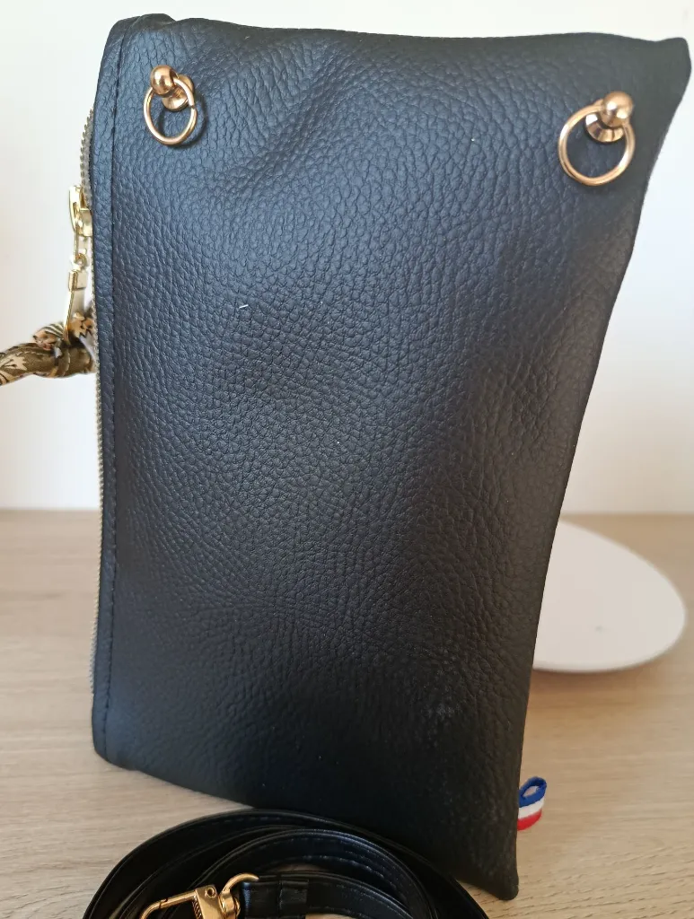 Pochette complice téléphone bandoulière.webp