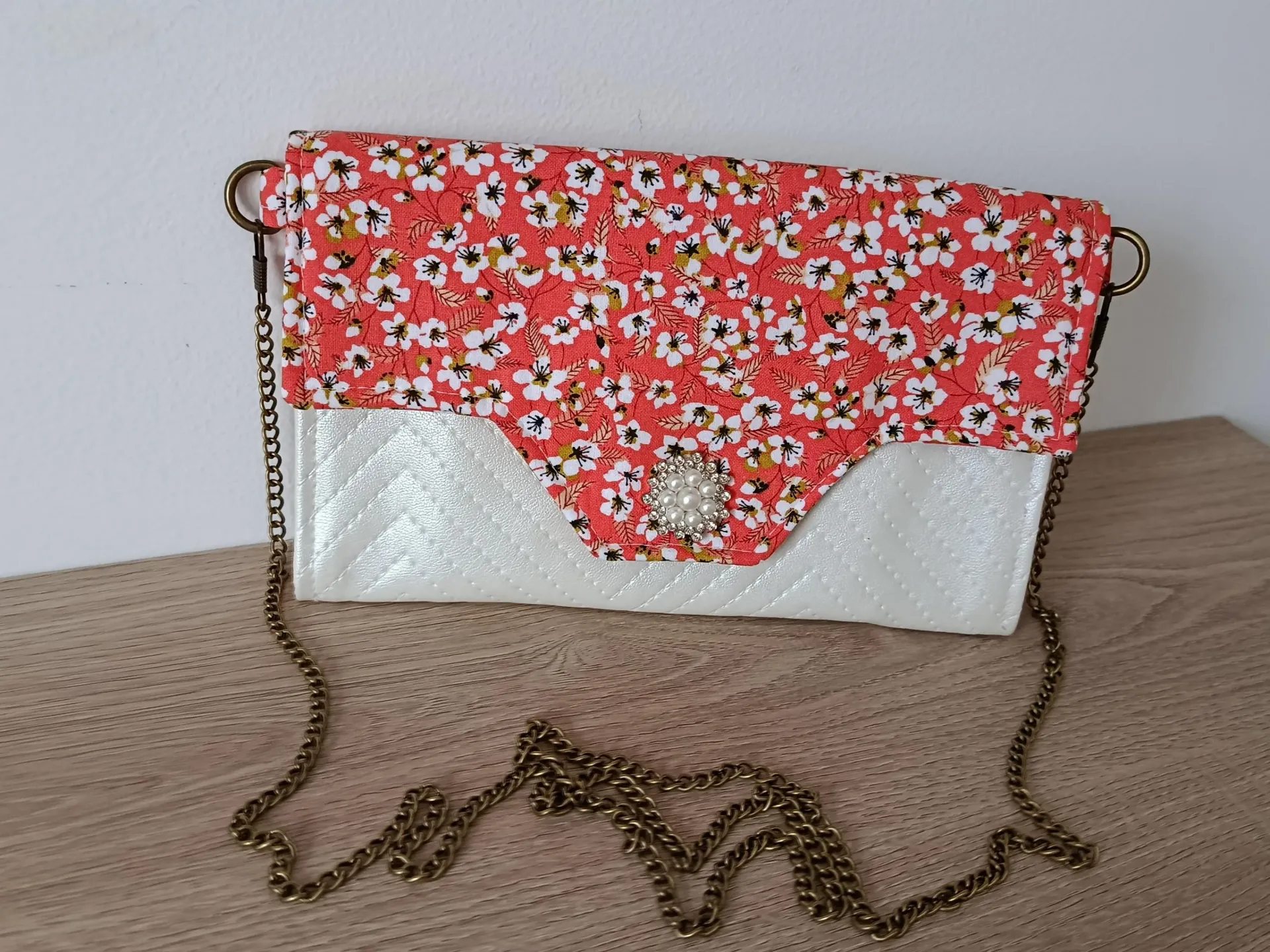 Complice XL Capucine – Pochette bandoulière avec porte feuille intégré