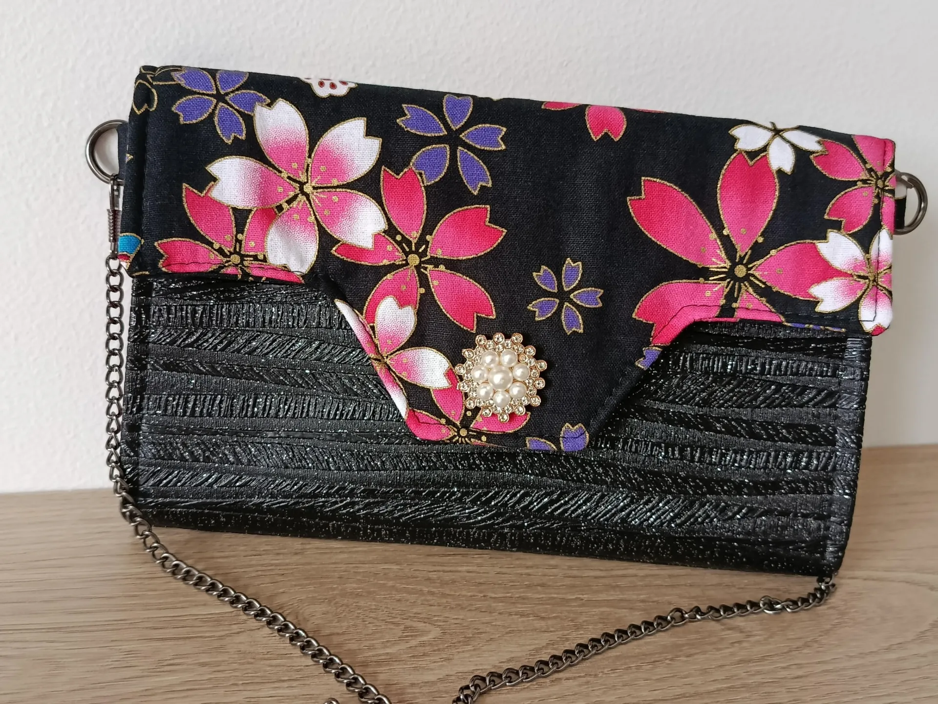 Complice XL Sakura – Pochette bandoulière avec porte feuille intégré
