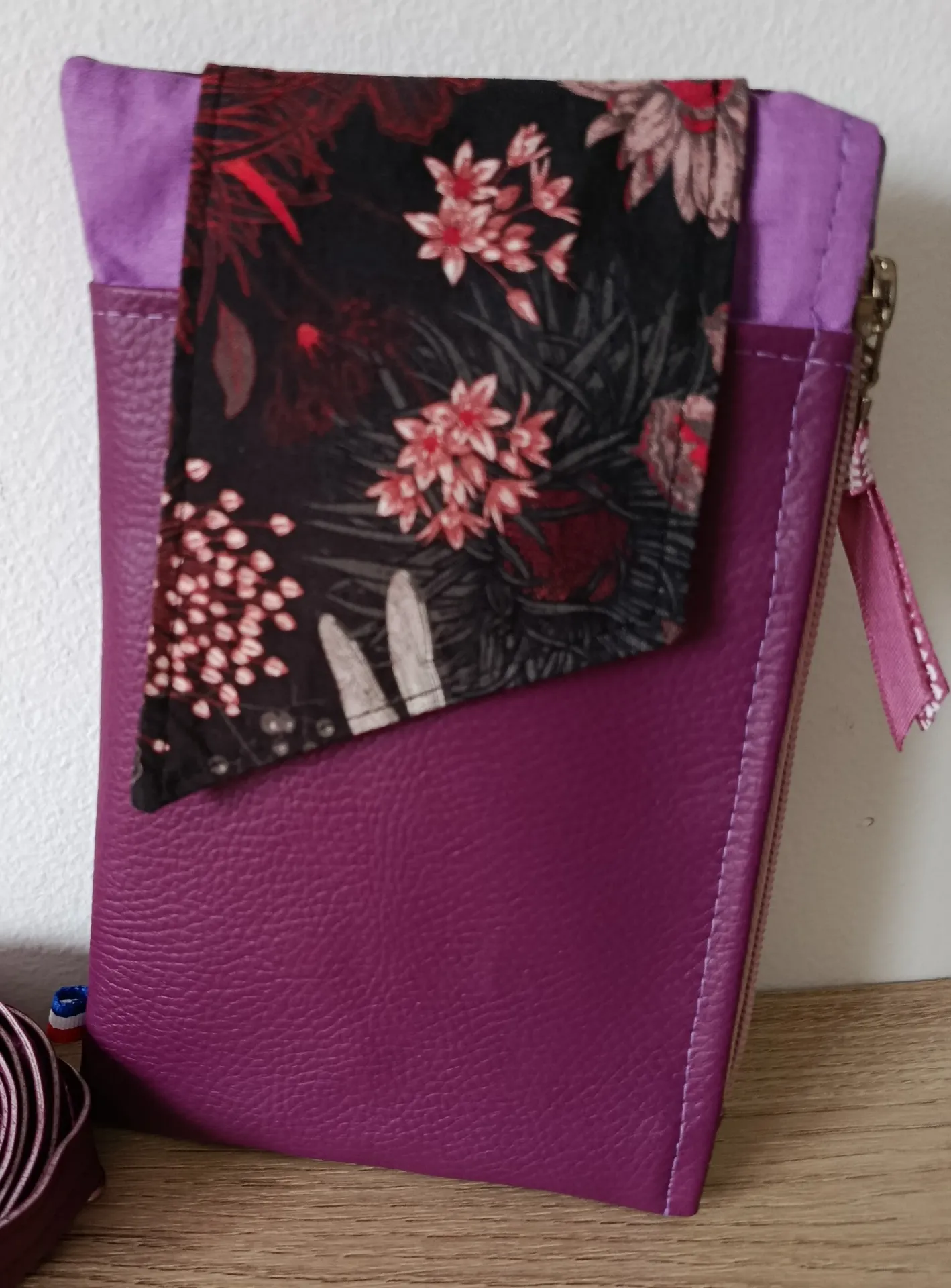 Complice Mystère – Pochette téléphone bandoulière avec porte feuille intégré