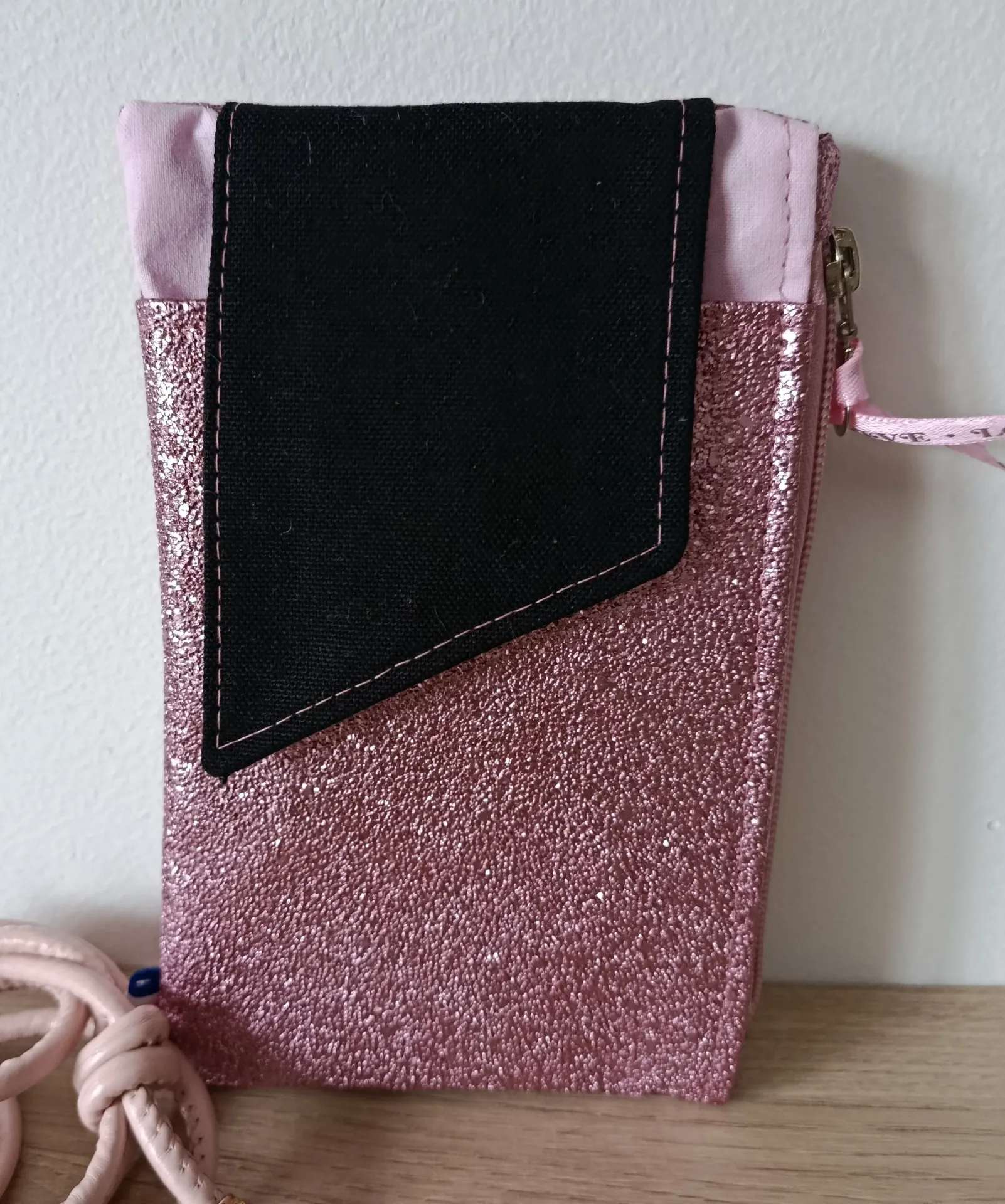 Complice Glam – Pochette téléphone bandoulière avec porte feuille intégré