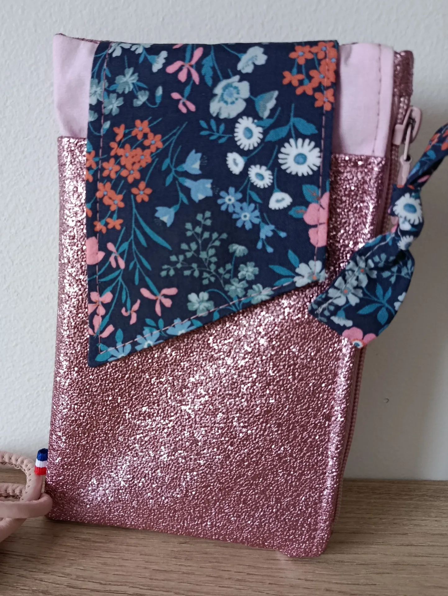 Complice Lovely – Pochette téléphone bandoulière avec porte feuille intégré